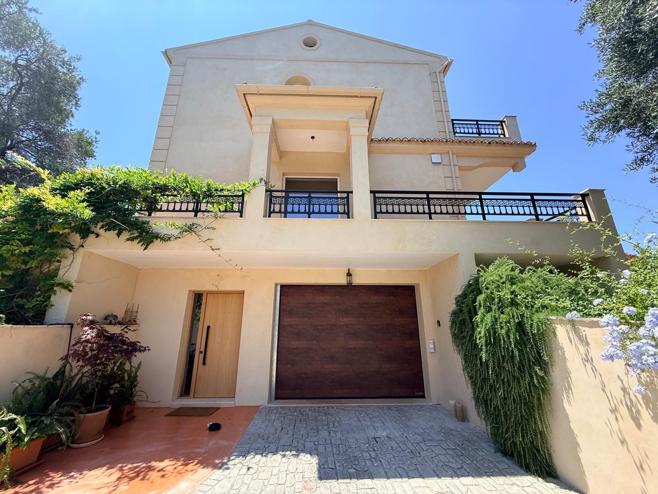 Water and Flame house exterior picture
